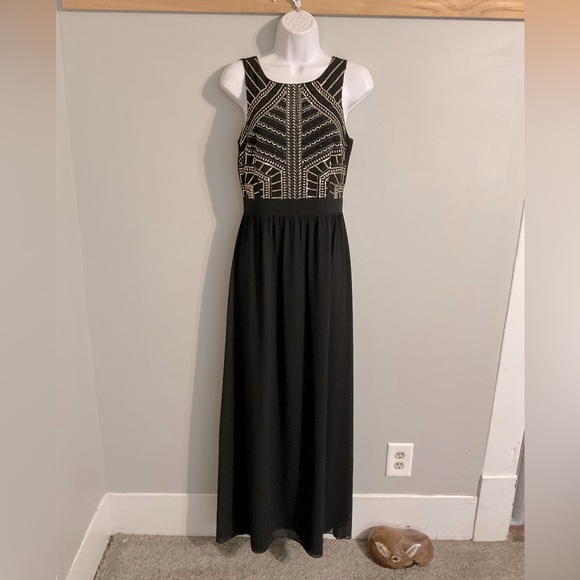 Gianni Bini Dresses & Skirts - Gianni Bini embroidered & beaded maxi dress. Size 2